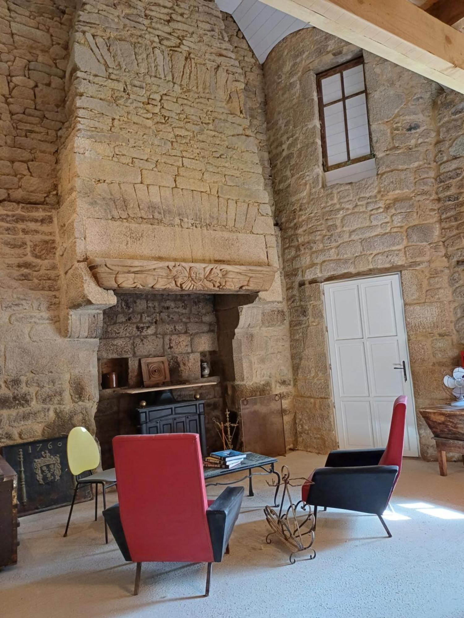 Chateau De Kerouallan Lignol